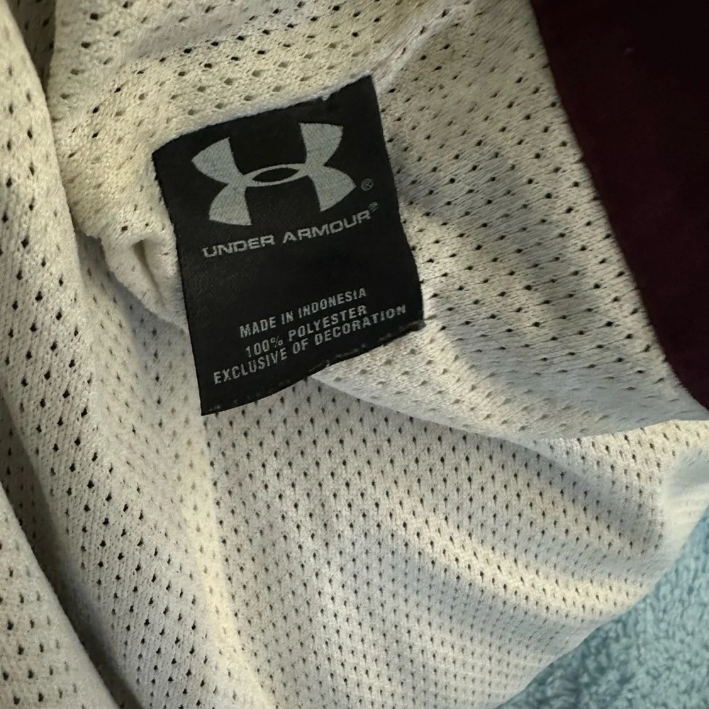 Under Armour lightweight maroon